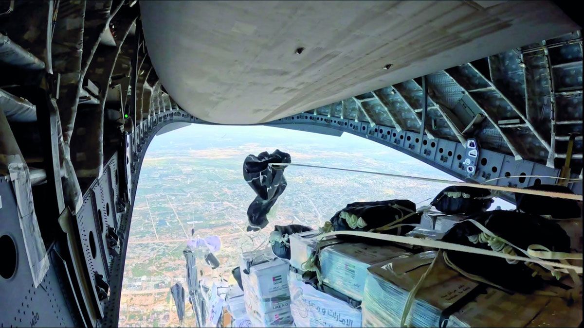 الامارات | الإمارات والأردن تسقطان 22 طن مساعدات غذائية على شمال غزة