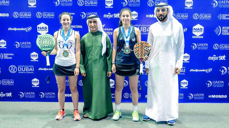 الامارات | سعيد بن مكتوم يتوج الفائزين في بطولة الاتحاد الدولي للبادل بـ «ند الشبا»