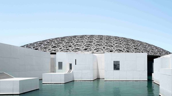 "لوفر أبوظبي" يستقبل أكثر من مليون زائر خلال 2023