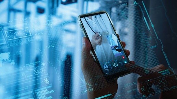 وكيل دائرة الصحة في أبوظبي لـ«الاتحاد»: 2 مليار سجل طبي تحتضنها منصة «ملفي»