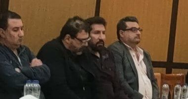 هانى رمزى وأحمد الشامى والمخرج أحمد مدحت يقدمون العزاء فى والدة خالد حماد