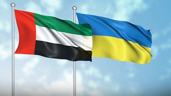 الإمارات ترسل 50 طنا من المواد الغذائية إلى أوكرانيا