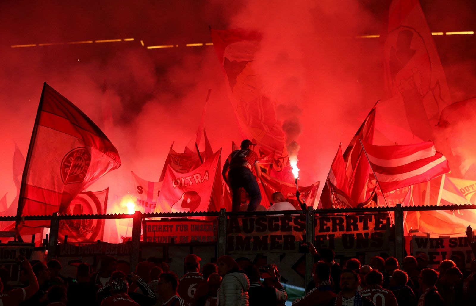 الامارات | بايرن ميونخ يطلب من جمهوره عدم شراء تذاكر مباراته ضد آرسنال