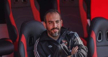 طبيب الأهلي يطمئن على حالة الدوليين.. وبيبو يتابع إجراءات تسكين اللاعبين