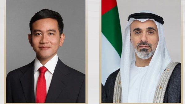 خالد بن محمد بن زايد يهنئ هاتفياً جبران راكابومينغ راكا بمناسبة انتخابه نائباً لرئيس إندونيسيا