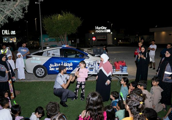 شرطة أبوظبي تشارك في الفعاليات الرمضانية في ساحة خليفة