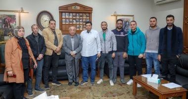 نقيب المهندسين يلتقى مهندسى الصحة المطالبين بضمهم لحافز المهن الطبية