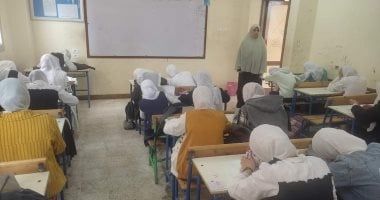 انتظام امتحان شهر مارس لصفوف النقل وحضور مرتفع للتلاميذ.. صور