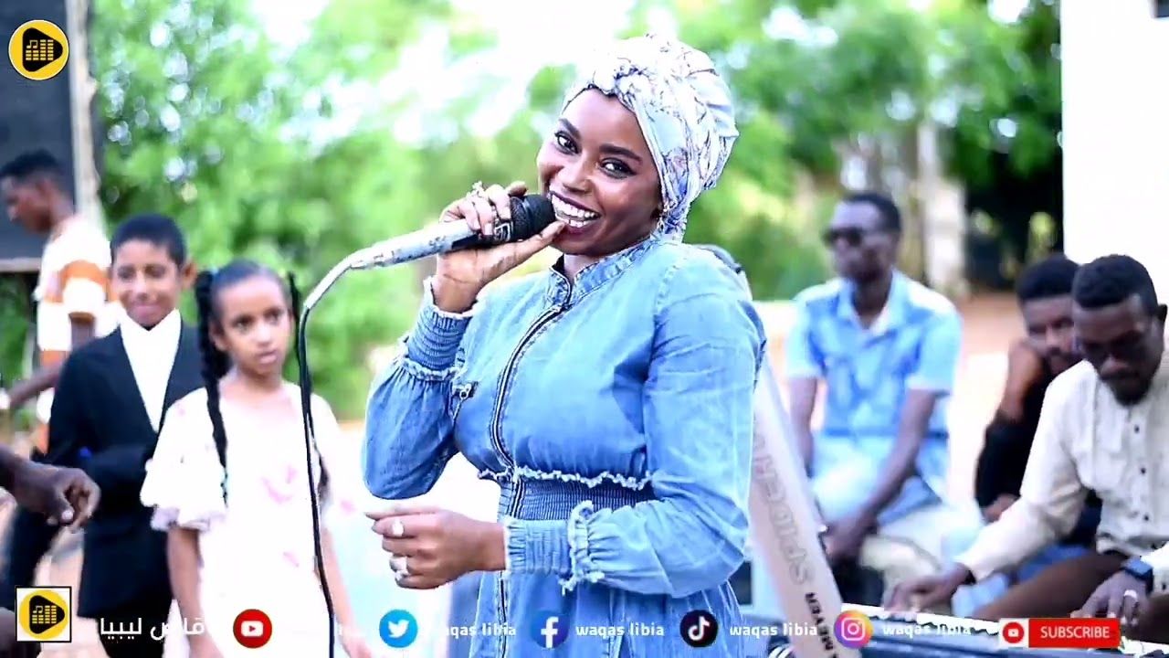 شاهد بالفيديو.. الفنانة ياسمين كوستي تقدم وصلة رقص فاضحة مع أحد الشباب خلال إحدى الرحلات الترفيهية