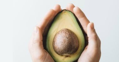 فوائد صحية للأفوكادو لدعم الصحة الإنجابية وخصوبة المرأة