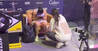 لاعبة ومدربه.. نور الشربيني تمنح فيروز أبو الخير تعليمات الفوز فى لندن للاسكواش