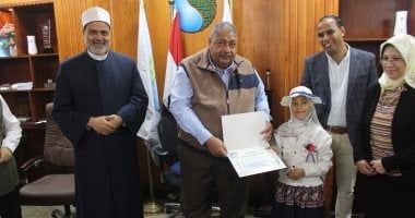 رئيس شركة الصرف الصحي بالقاهرة يكرم الفائزين بالمسابقة السنوية للقرآن الكريم