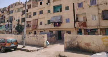 رفع تجمعات قمامة بمطلع كوبرى الطالبية فى الجيزة استجابة للمواطنين