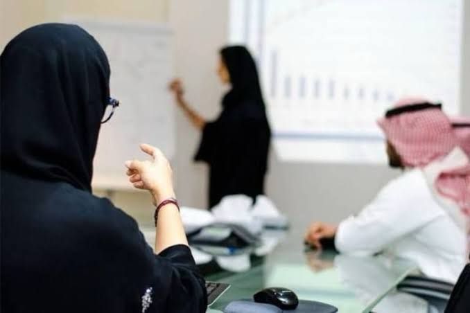 انخفاض تاريخي لبطالة السعوديات