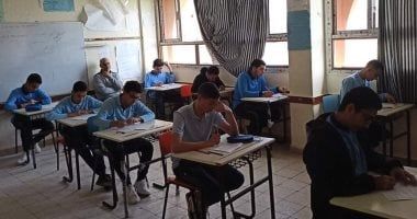 المدارس تعقد امتحانات منتصف الترم الثانى لطلاب مدارس المتفوقين.. صور