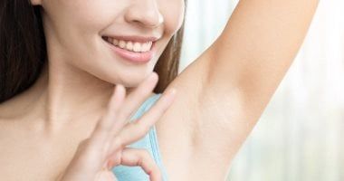 أطعمة ومشروبات تحسن من رائحة جسمك خاصة مع ارتفاع درجات الحرارة