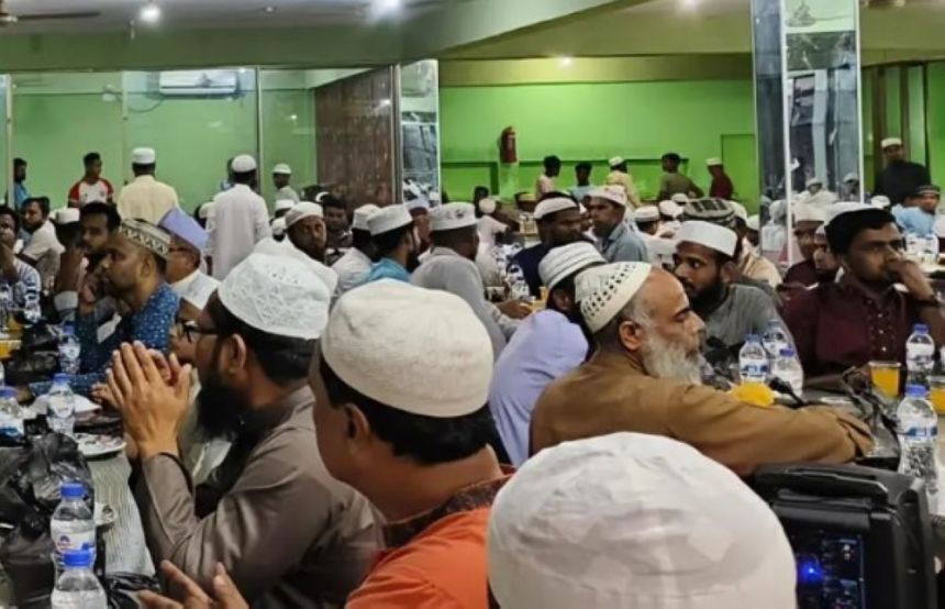 صور.. تنفيذ برنامج هدية خادم الحرمين لتفطير الصائمين في بنغلاديش