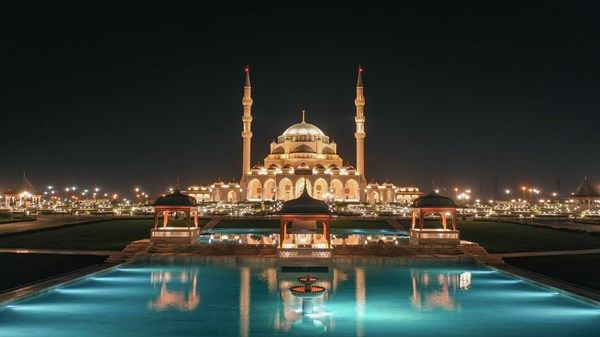 «إسلامية الشارقة» تكثف جهودها خلال العشر الأواخر