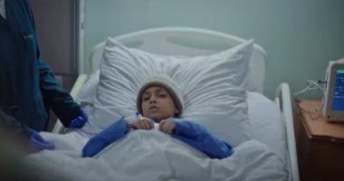 مسلسل بدون سابق إنذار الحلقة 5 .. الطفل عمر يطالب بمغادرة المستشفى