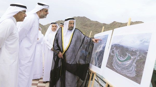 حاكم الشارقة يفتتح بحيرة الحفية في كلباء