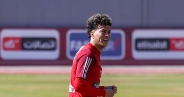 الأهلى يُجهّز عقد إمام عاشور والتقارير الطبية لتفعيل بند "حماية فيفا"