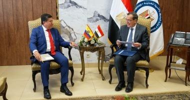 طارق الملا: قطاع البترول على أتم استعداد للتعاون مع الإكوادور فى البحث والانتاج