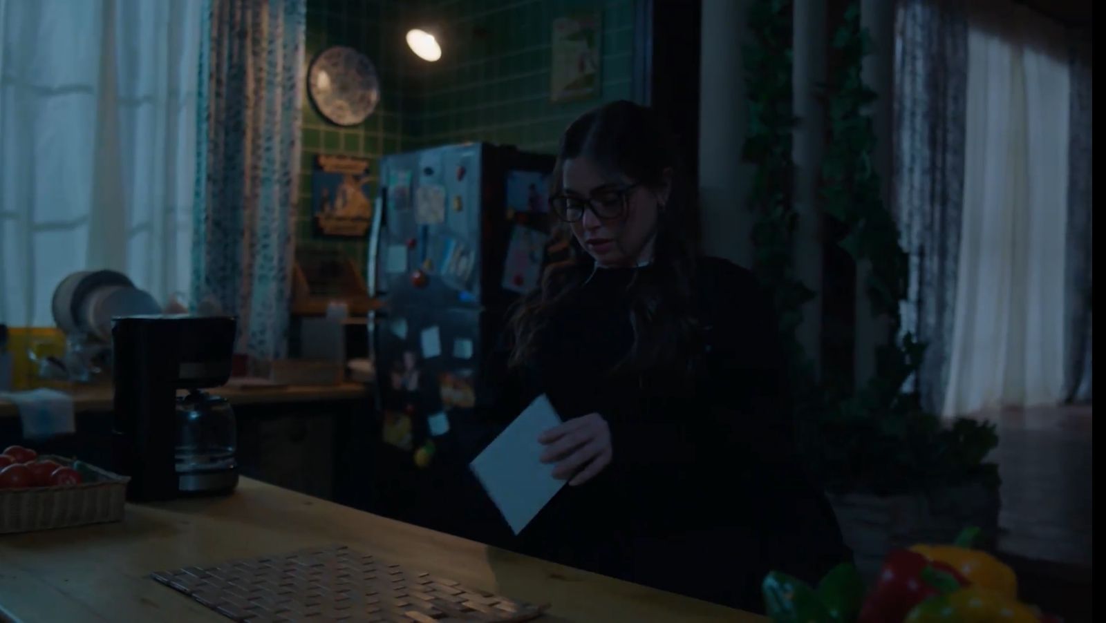 هاجر السرّاج تضع خالد النبوي أمام الأمر الواقع في إمبراطورية ميم