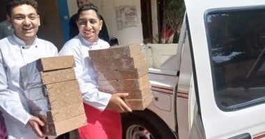 تسليم كعك التعليم الفندقى بالجيزة لمنافذ البيع.. جودة عالية وأسعار مخفضة