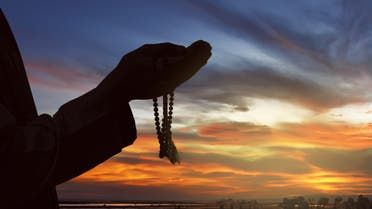 الخليج اليوم .. خبير فلكي يحدد المظاهر المناخية المصاحبة لليلة القدر