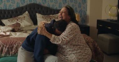 مسلسل حق عرب الحلقة 22.. أحمد العوضي يعترف لأمه بإدمانه المخدرات