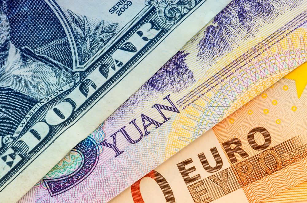 الدولار يرتفع وسط تراجع آمال الخفض المبكر لأسعار الفائدة