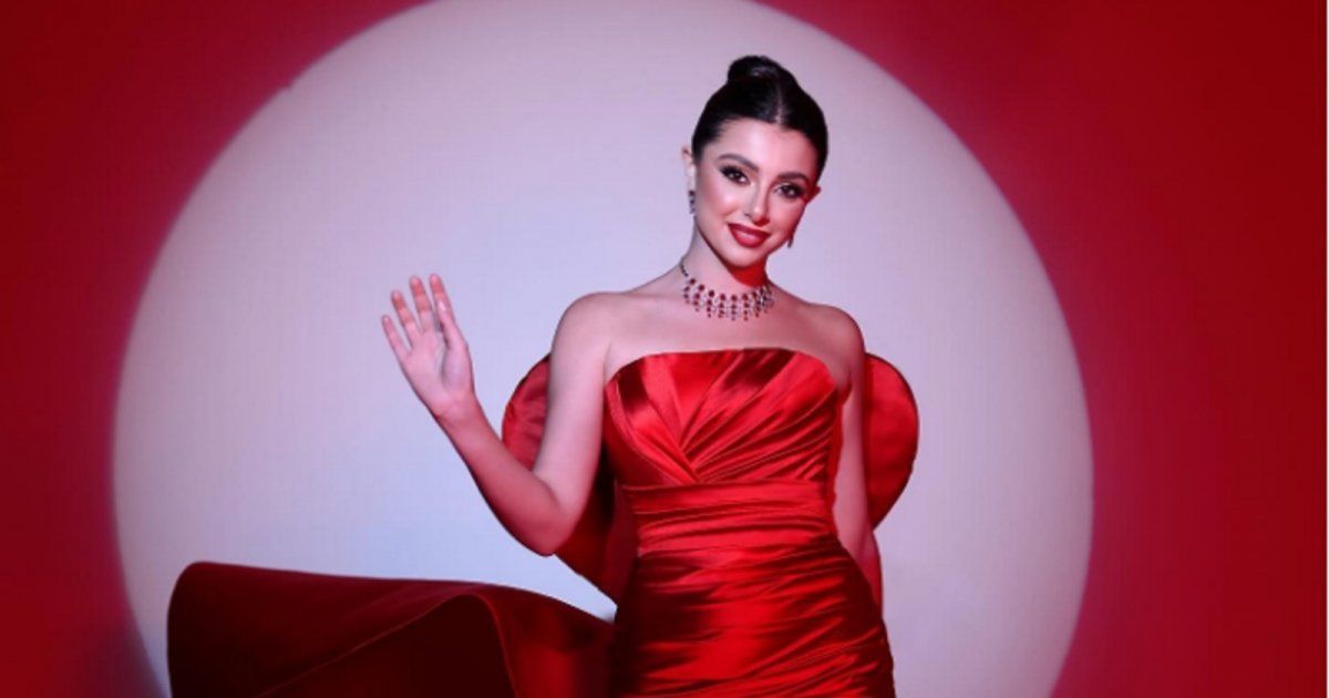 بالصور- ماريتا الحلاني تتألق بإطلالتها من العاصمة الفرنسية باريس.. و سعر حقيبة يدها سيفاجؤكم