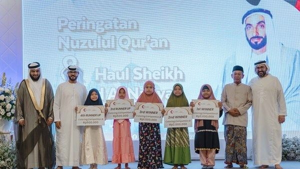 جامع الشيخ زايد بمدينة سولو الإندونيسية يحتفل بيوم زايد للعمل الإنساني