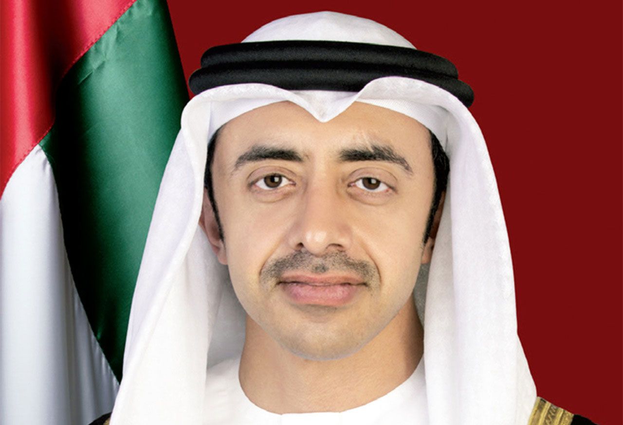 الخليج اليوم .. عبدالله بن زايد يبعث برقيات تعزية في ضحايا هجوم "المطبخ المركزي العالمي"