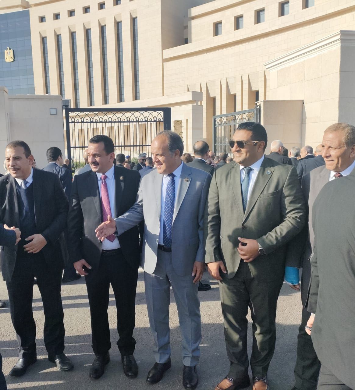 تنصيب الرئيس السيسى.. توافد النواب على مقر المجلس استعدادا لحلف اليمين