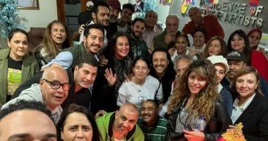 نقابة المهن التمثيلية تنظم حفل إفطار فى دار المسنين