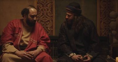 البلان ممازحا عمر الخيام: خايف بعد العلم ده كله اسمك يتكتب على زجاجة خمرة