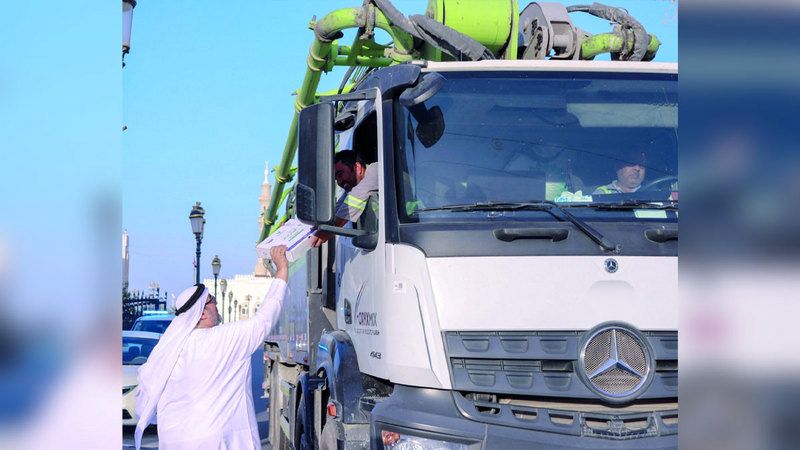 الامارات | «دبا الحصن»  يشارك في توزيع الإفطار الرمضاني