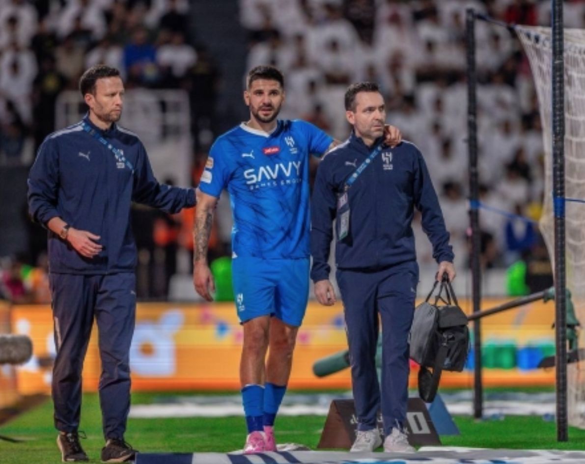 الامارات | صدمة للهلال السعودي.. تحديد مدة غياب هداف الفريق ميتروفتيش
