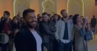 "فرصة حياة" تكرم تامر حسنى بعد تبنيه حالة الطفل مصطفى المصاب بمرض نادر