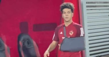 جلسة علاج طبيعى لإمام عاشور فى تدريب الأهلي