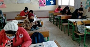 الإدارات التعليمية تعقد امتحانا تجريبيا لأولى وثانية ثانوى على التابلت