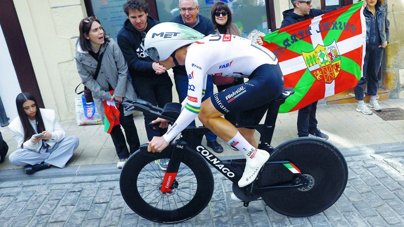 الامارات | 3 دراجين من فريق «الإمارات» ضمن الأفضل في سباق «إيتزوليا باسك كونتري»