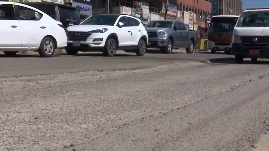 شكوى المواطنين من تأخر العمل في اكساء جزء كبير من شارع الجوادر في مدينة الصدر