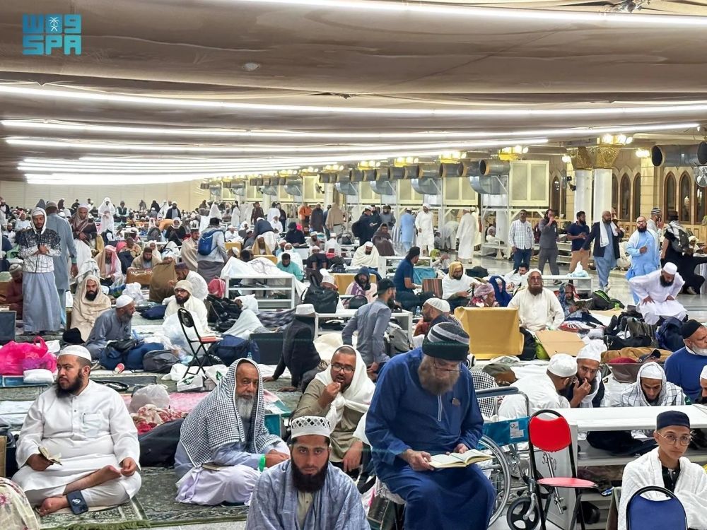 5000 معتكف في برنامج "هدية" بالمسجد النبوي