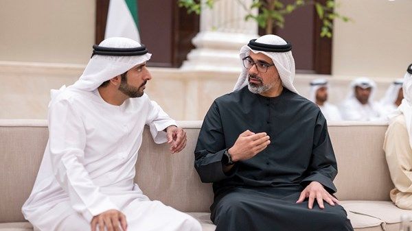 ولي عهد أبوظبي يستقبل ولي عهد دبي