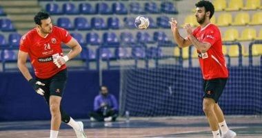 الأهلى يتقدم على الزمالك 15 / 12 فى الشوط الأول بقمة محترفى اليد