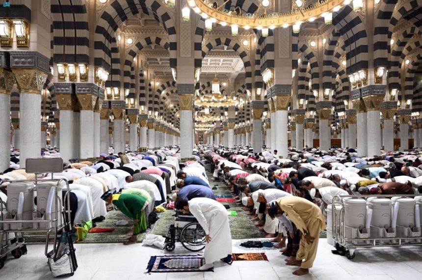 بالصور.. أجواء إيمانية وروحانية خلال صلاة القيام بالمسجد النبوي