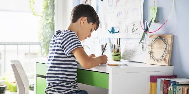 4 خطوات لمساعدة طفلك على تنظيم مهامه.. «هكذا يدير وقته بمهارة»