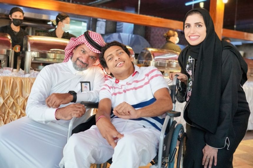 بالصور.. "أمانة جدة" تحتفي بـ " ذوي الإعاقة " في الإفطار الرمضاني